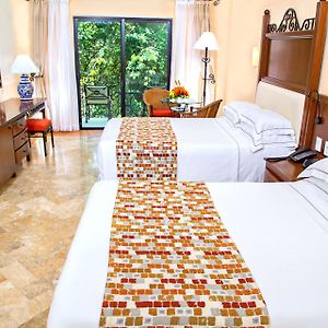 Grand Concierge
